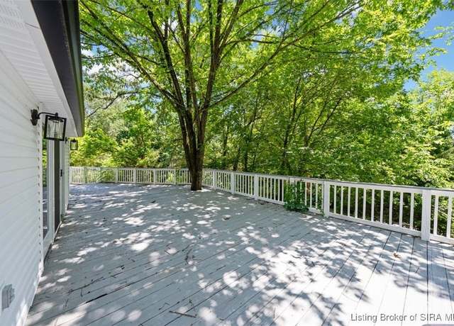 Property at 5425 Budd Rd, New Albany, IN 47150, 3 beds, 2 baths