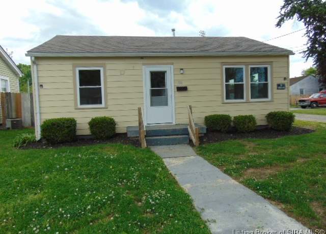 Property at 701 Crestview Ct, Jeffersonville, IN 47130, 3 beds, 1 bath