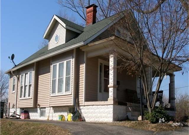 Property at 410 Jefferson St, Jeffersonville, IN 47130, 3 beds, 2 baths