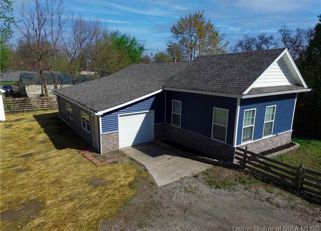 Property at 809 Wood Ave, Jeffersonville, IN 47130, 3 beds, 2.5 baths