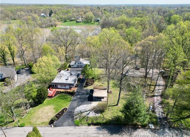 Property at 506 Virginia Ave, New Albany, IN 47150, 10 beds, 6 baths