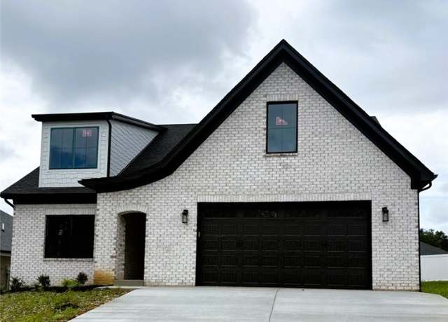 Property at 825 Kings Ct, Memphis, IN 47143, 3 beds, 2 baths