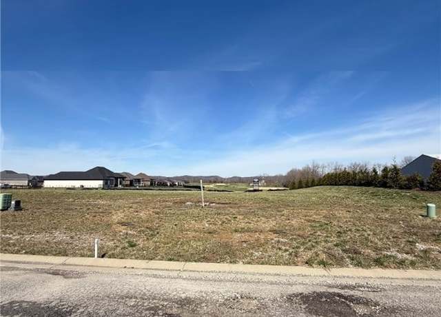 Property at 2007 Augusta Pkwy, Henryville, IN 47126, 3 beds, 3 baths