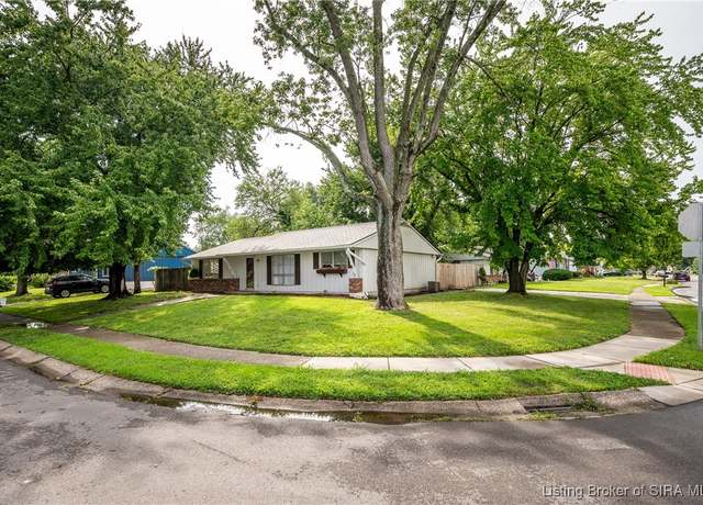 Property at 1230 Longfellow Dr, Clarksville, IN 47129, 3 beds, 1 bath