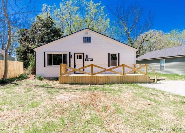 Property at 1019 Kehoe Ln, Jeffersonville, IN 47130, 3 beds, 1 bath
