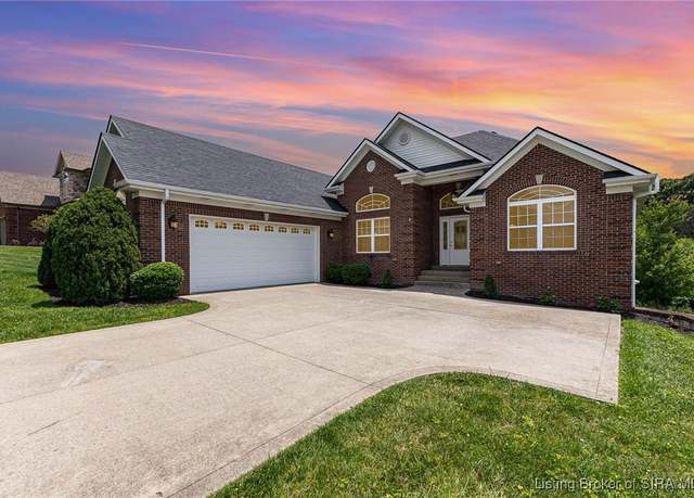 Property at 4004 Crestwood Dr, Floyds Knobs, IN 47119, 4 beds, 3 baths