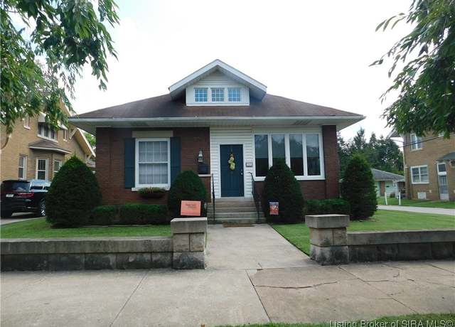 Property at 301 E Market St, Salem, IN 47167, 2 beds, 2 baths