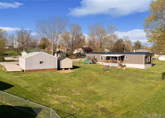 Property at 441 Franklin St, Corydon, IN 47112, 3 beds, 1 bath