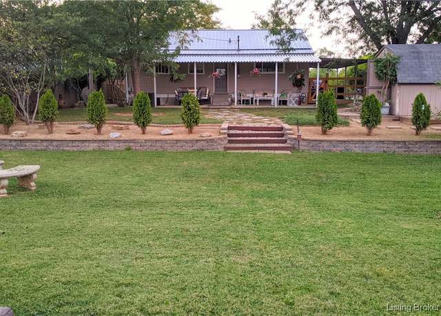 Property at 1441 Longfellow Dr, Clarksville, IN 47129, 4 beds, 2 baths