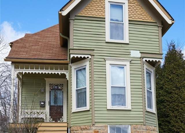 Property at 616 E Walnut St, Corydon, IN 47112, 3 beds, 2 baths