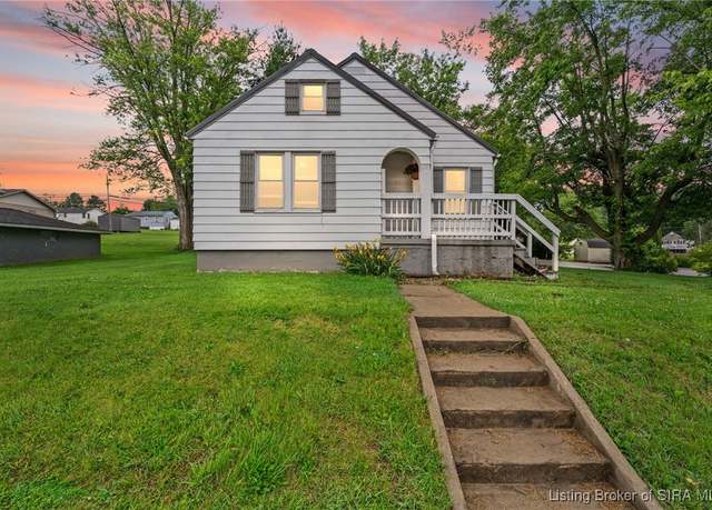 Property at 401 S Jackson St, Salem, IN 47167, 4 beds, 1 bath