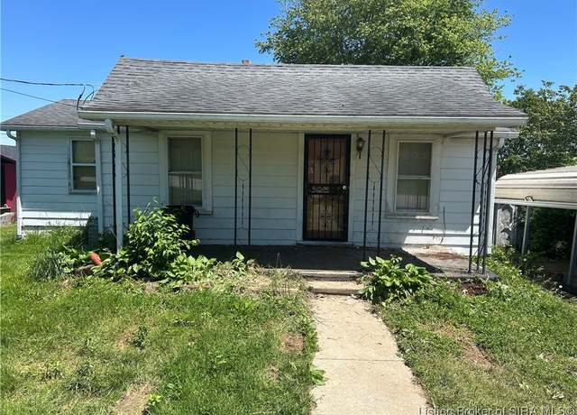 Property at 905 N Locust St, Salem, IN 47167, 3 beds, 1 bath