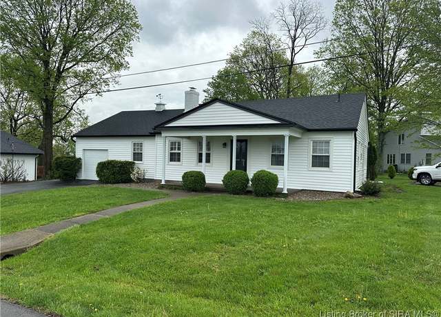 Property at 2225 Grandview Dr, Floyds Knobs, IN 47119, 3 beds, 1.5 baths