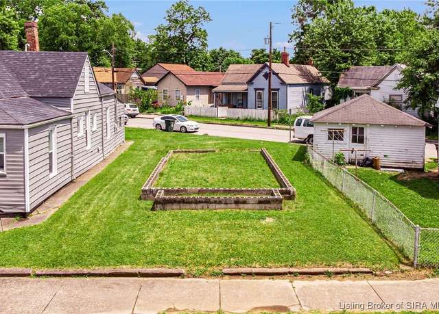 Property at 1116 Chartres St, New Albany, IN 47150