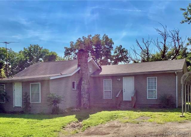 Property at 6511 Shungate Rd, Jeffersonville, IN 47130, 2 beds, 2 baths