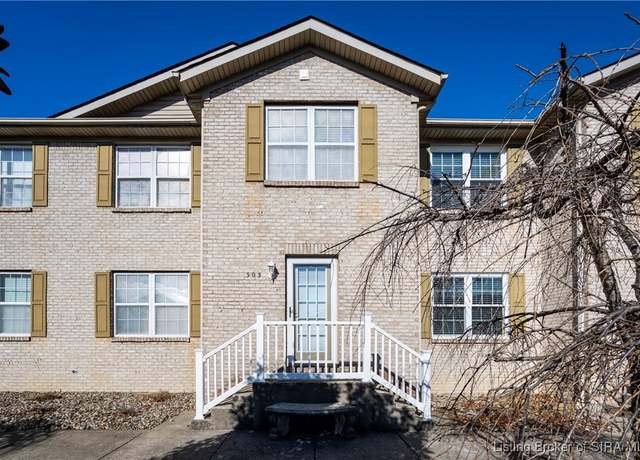 Property at 303 Colonial Club Dr, New Albany, IN 47150, 2 beds, 2.5 baths