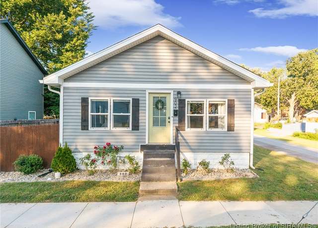 Property at 902 Mechanic St, Jeffersonville, IN 47130, 2 beds, 1 bath