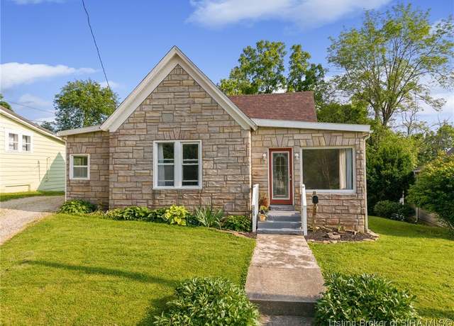 Property at 805 E Walnut St, Corydon, IN 47112, 3 beds, 2 baths