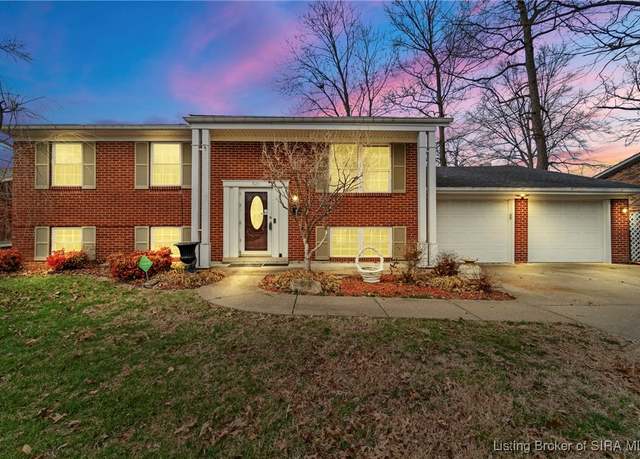 Property at 925 Redwood Dr, Clarksville, IN 47129, 3 beds, 2 baths