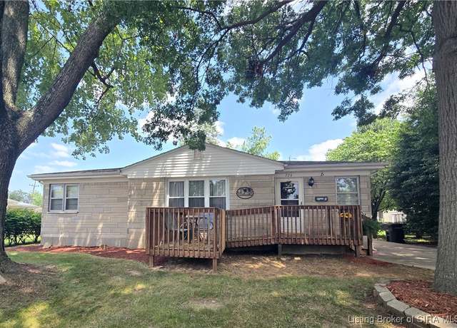 Property at 726 Roma Ave, Jeffersonville, IN 47130, 3 beds, 1 bath