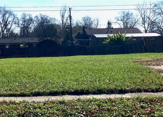 Property at 1727 Driftwood Dr, Clarksville, IN 47129
