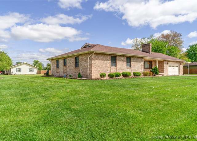 Property at 85 Northfield Dr, Scottsburg, IN 47170, 3 beds, 2.5 baths