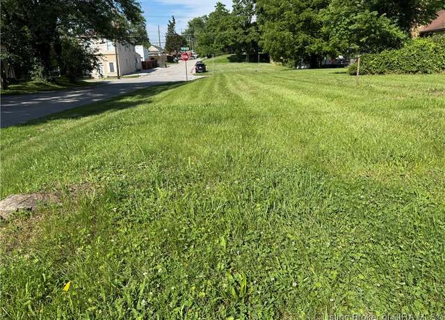 Property at 655 7th St W, New Albany, IN 47150