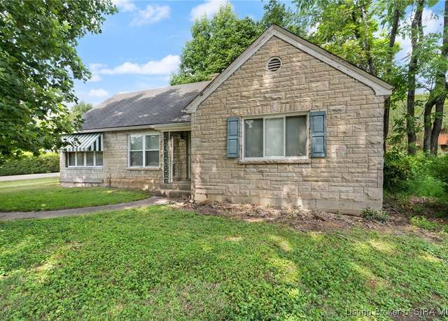 Property at 2705 Charlestown Rd, New Albany, IN 47150, 2 beds, 1 bath