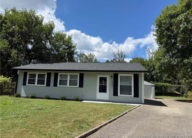 Property at 1231 Cedarview Dr, Jeffersonville, IN 47130, 3 beds, 1 bath