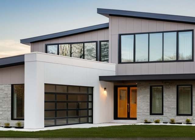 Property at 1020 Ridgeview Dr, Jeffersonville, IN 47130, 5 beds, 3.5 baths