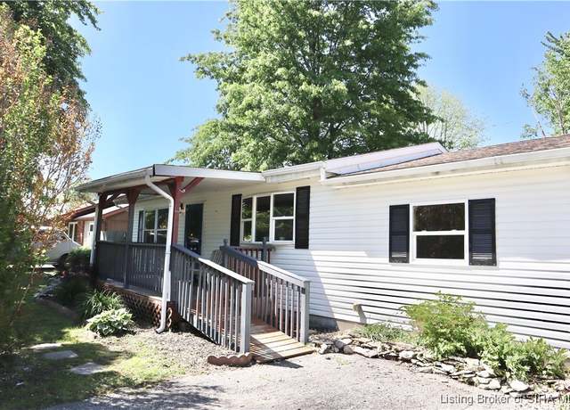 Property at 1310 W Kenwood Dr, Austin, IN 47102, 3 beds, 2 baths