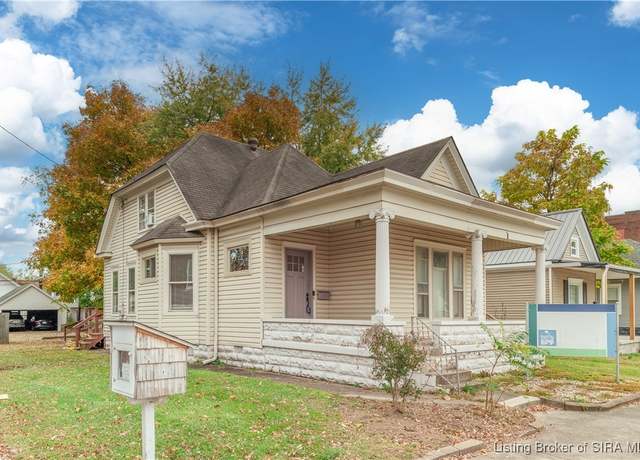 Property at 1618 Beeler St, New Albany, IN 47150, 3 beds, 2 baths