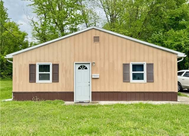 Property at 733 Mann Ave, Austin, IN 47102, 3 beds, 2 baths