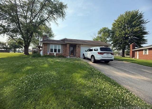 Property at 2294 Locust Ct, Seymour, IN 47274, 3 beds, 2 baths