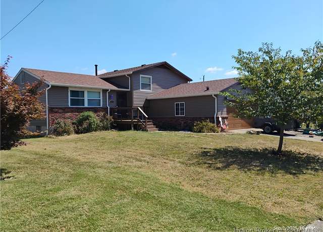 Property at 1610 Northaven Dr, Jeffersonville, IN 47130, 3 beds, 1.5 baths