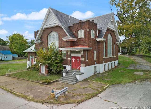 Property at 200 W Park Pl, Jeffersonville, IN 47130, 1.5 baths