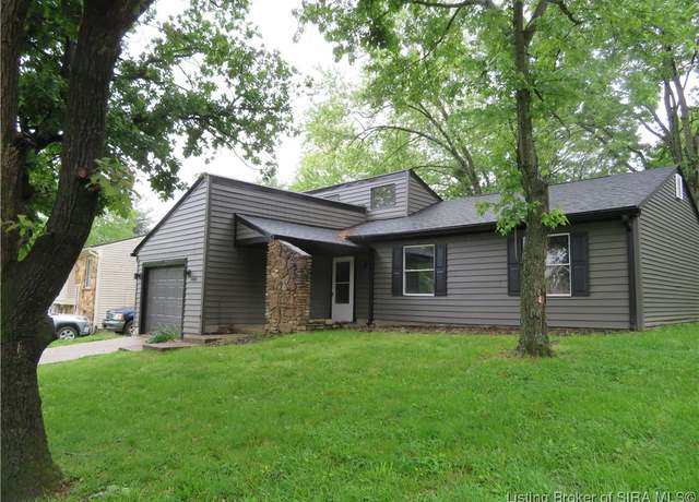 Property at 1014 Presidential Pl, Jeffersonville, IN 47130, 3 beds, 2 baths