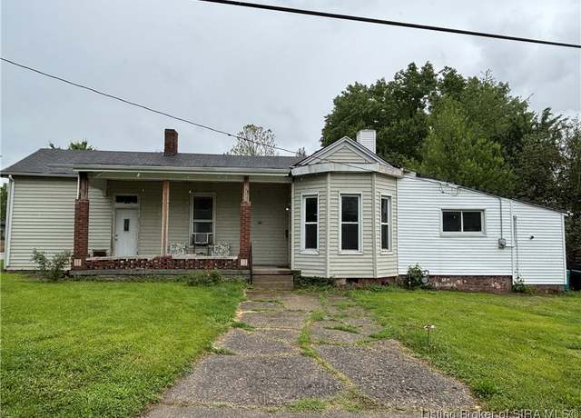 Property at 839 Walnut St, Jeffersonville, IN 47130, 3 beds, 1 bath