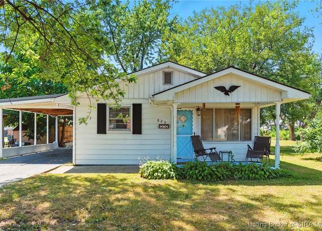 Property at 823 French St, Jeffersonville, IN 47130, 3 beds, 1 bath