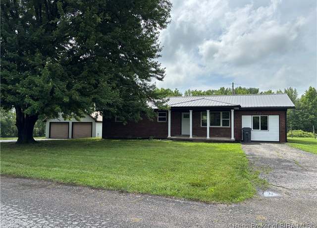 Property at 2318 N Lakeview Dr, Austin, IN 47102, 4 beds, 2 baths
