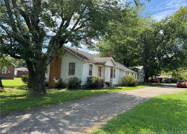 Property at 862 S Gardner St, Scottsburg, IN 47170, 3 beds, 2 baths