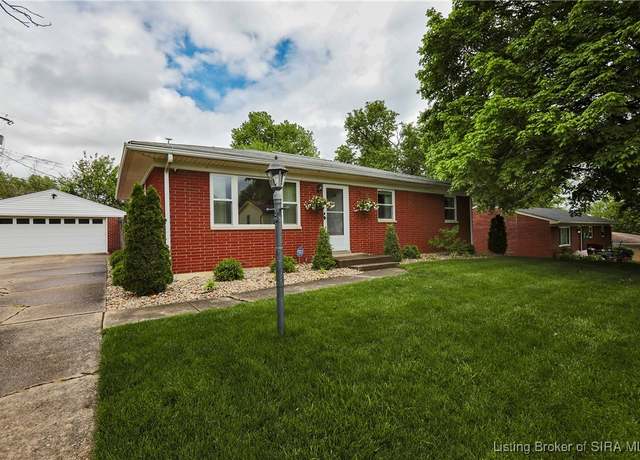 Property at 4015 Lucy Dr, New Albany, IN 47150, 3 beds, 2 baths