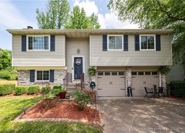 Property at 1506 Sportsman Dr, Jeffersonville, IN 47130, 3 beds, 1.5 baths