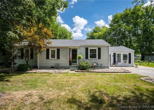 Property at 1564 Edgewood Dr, Charlestown, IN 47111, 3 beds, 1 bath