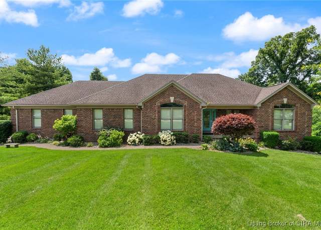 Property at 1027 Skyview Dr, New Albany, IN 47150, 5 beds, 4.5 baths