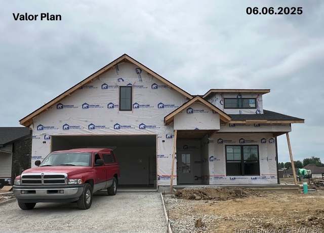 Property at 5100 Woodstone Cir, Jeffersonville, IN 47130, 4 beds, 3 baths