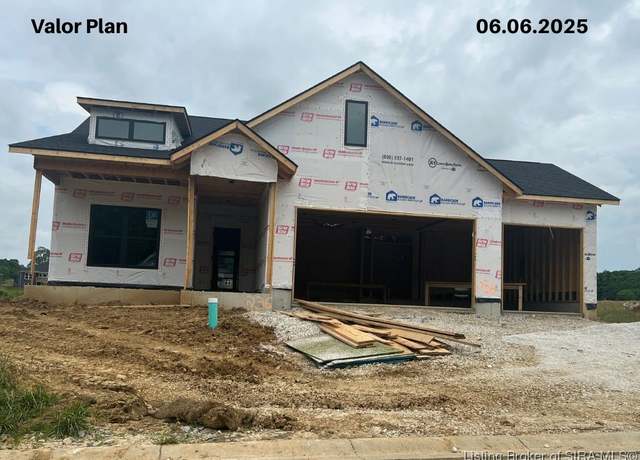 Property at 7033 Oaken Ln, Lanesville, IN 47136, 4 beds, 3 baths