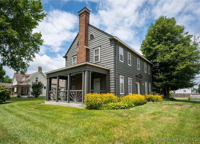 Property at 601 E 10th St, New Albany, IN 47150, 4 beds, 1.5 baths