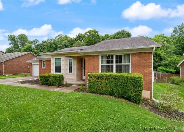 Property at 4621 Shady View Dr, Floyds Knobs, IN 47119, 3 beds, 2.5 baths