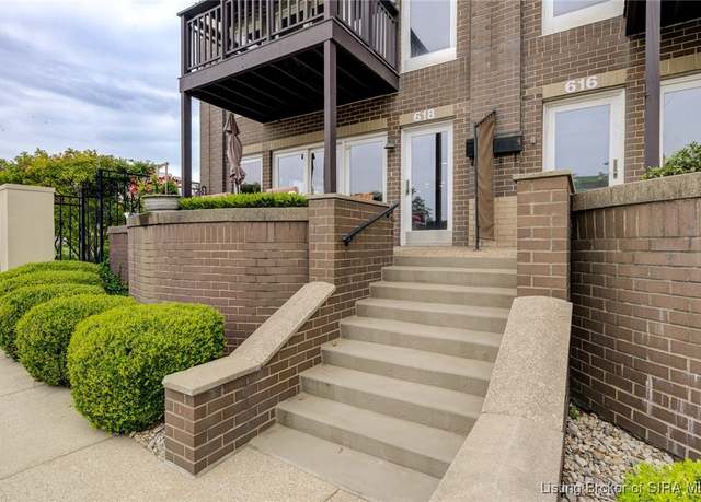 Property at 618 W Riverside Dr, Jeffersonville, IN 47130, 2 beds, 2.5 baths